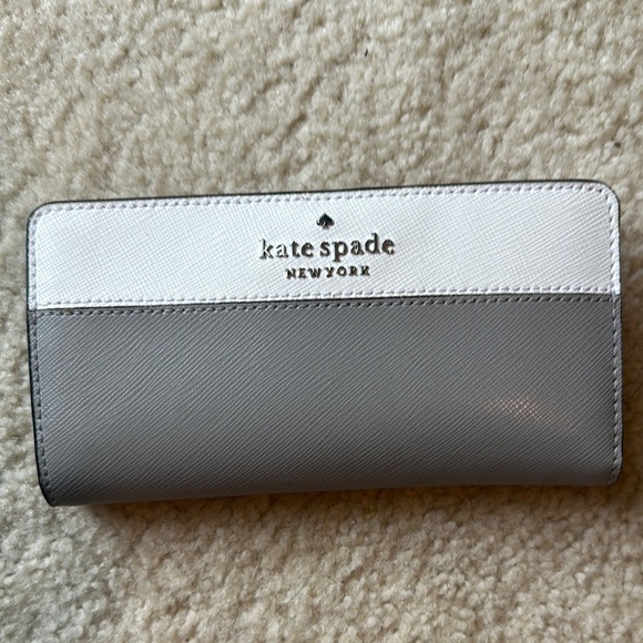 Kate Spade wallet Gray and White - Picture 1 of 4